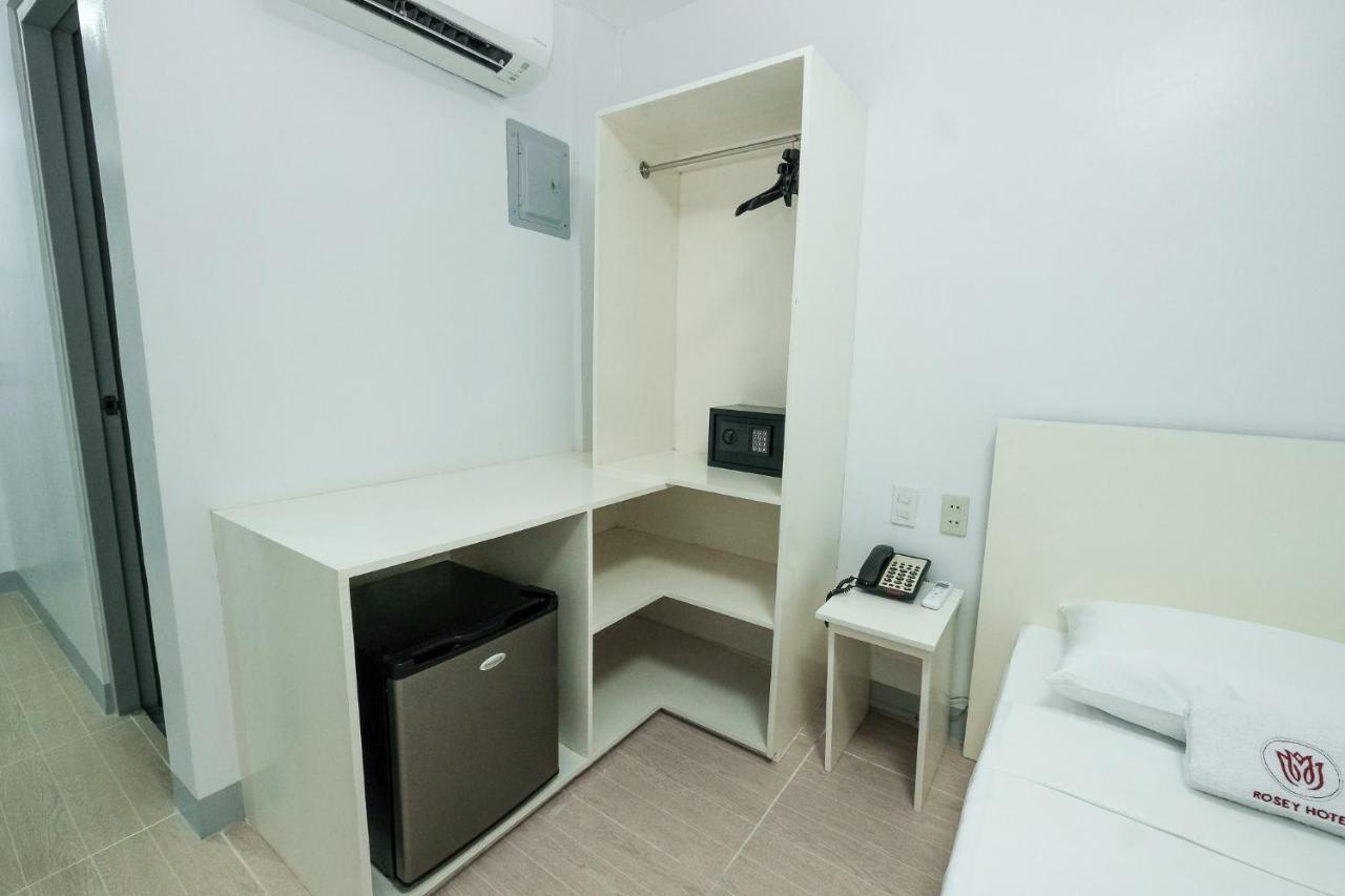 Rosey Hotel Cabanatuan City Екстер'єр фото