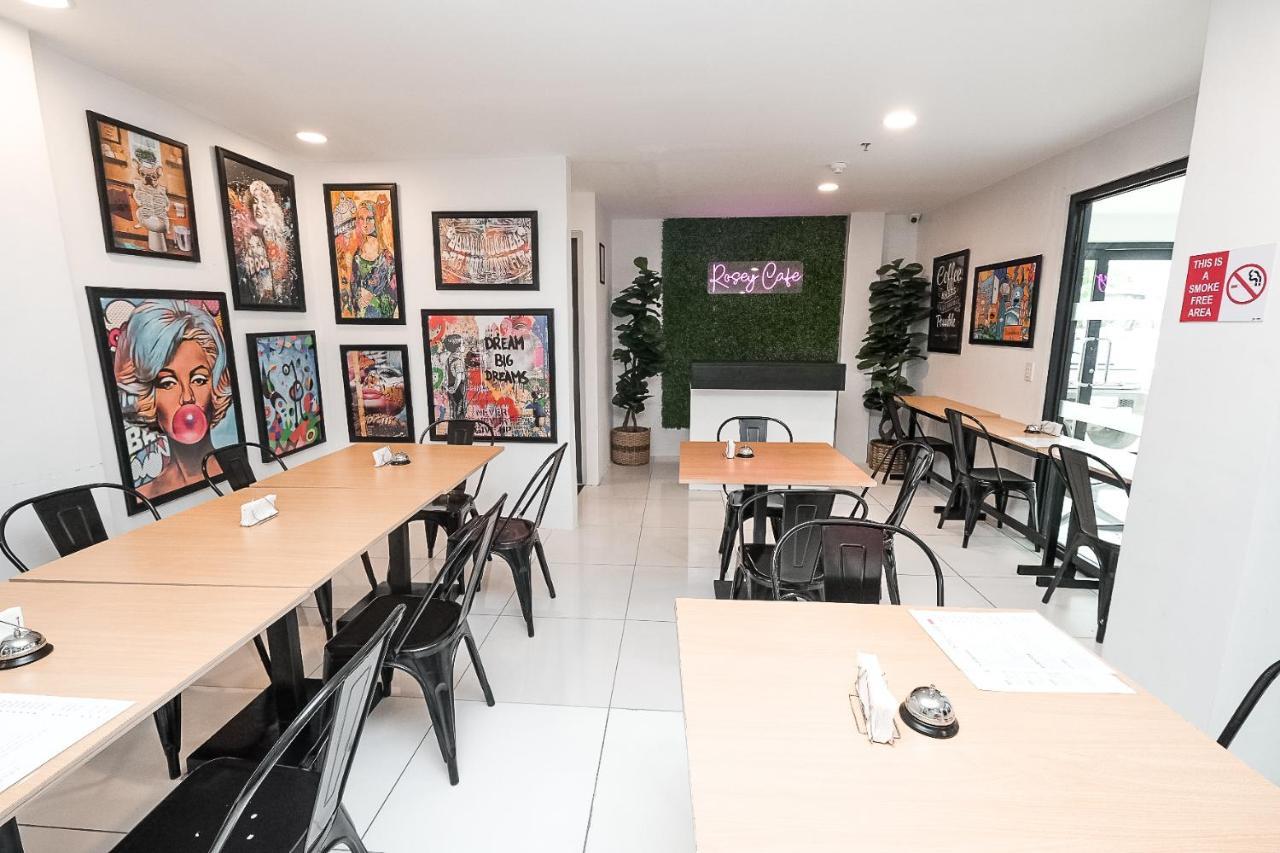 Rosey Hotel Cabanatuan City Екстер'єр фото