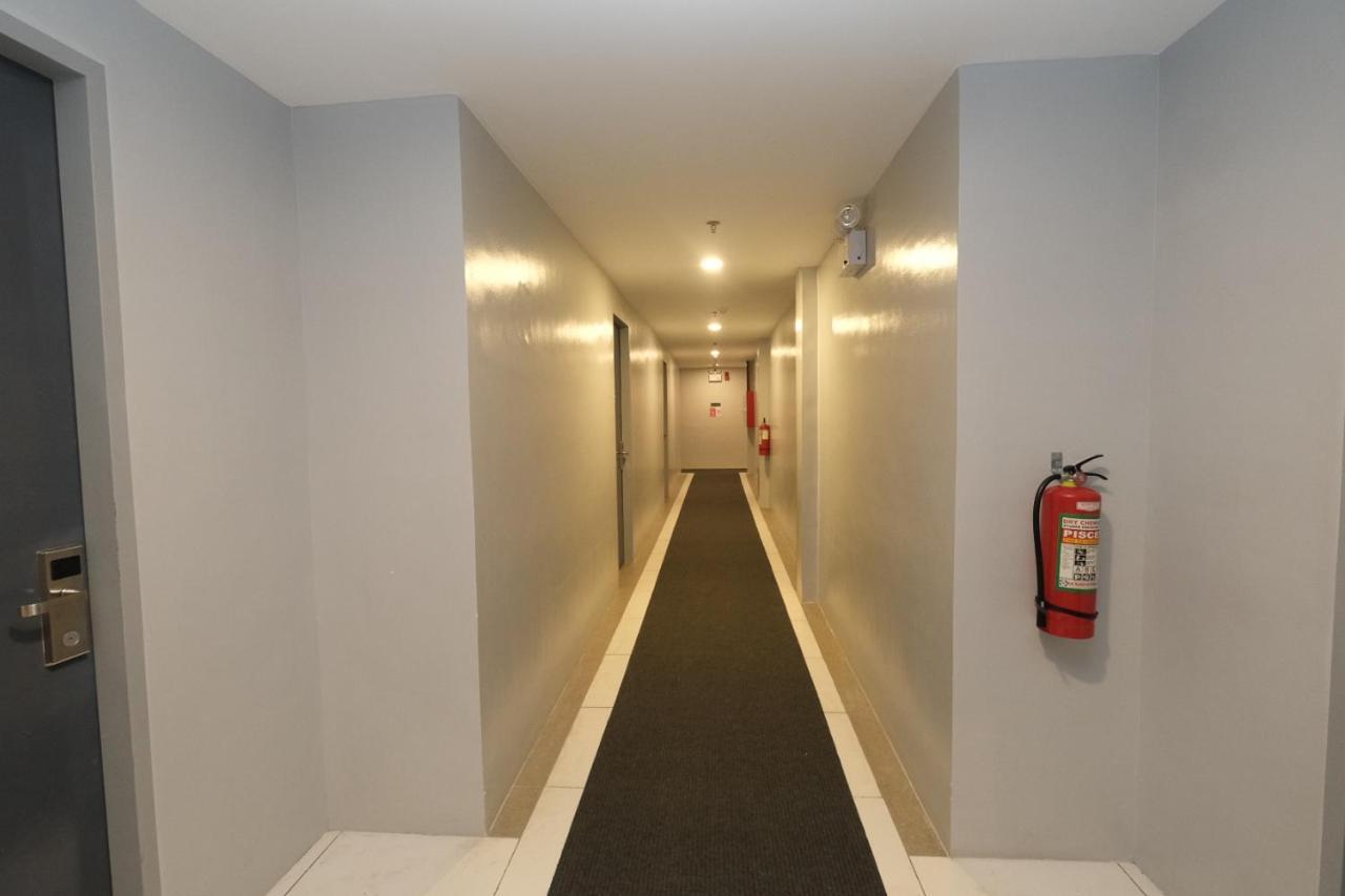 Rosey Hotel Cabanatuan City Екстер'єр фото