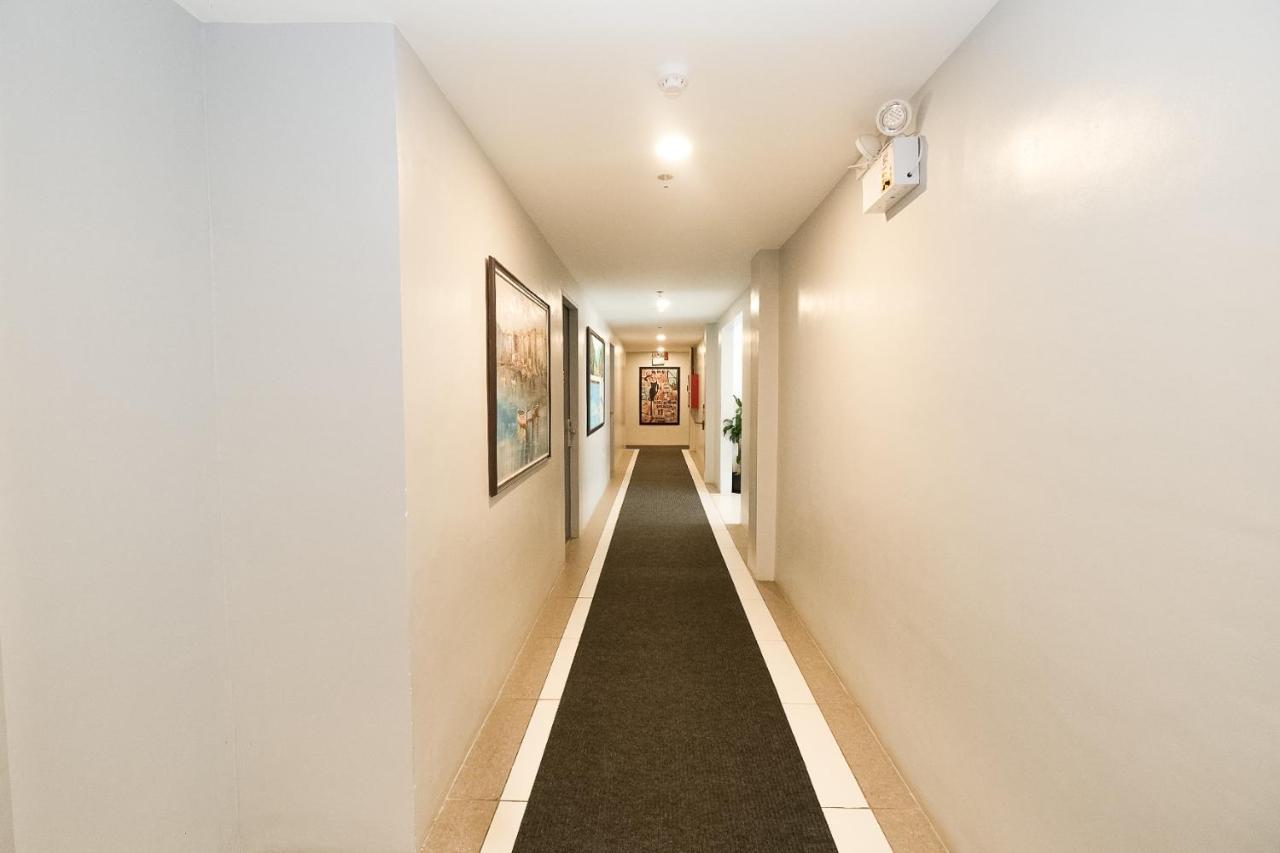 Rosey Hotel Cabanatuan City Екстер'єр фото