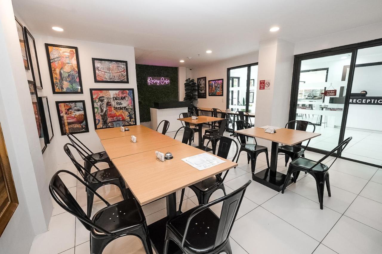 Rosey Hotel Cabanatuan City Екстер'єр фото