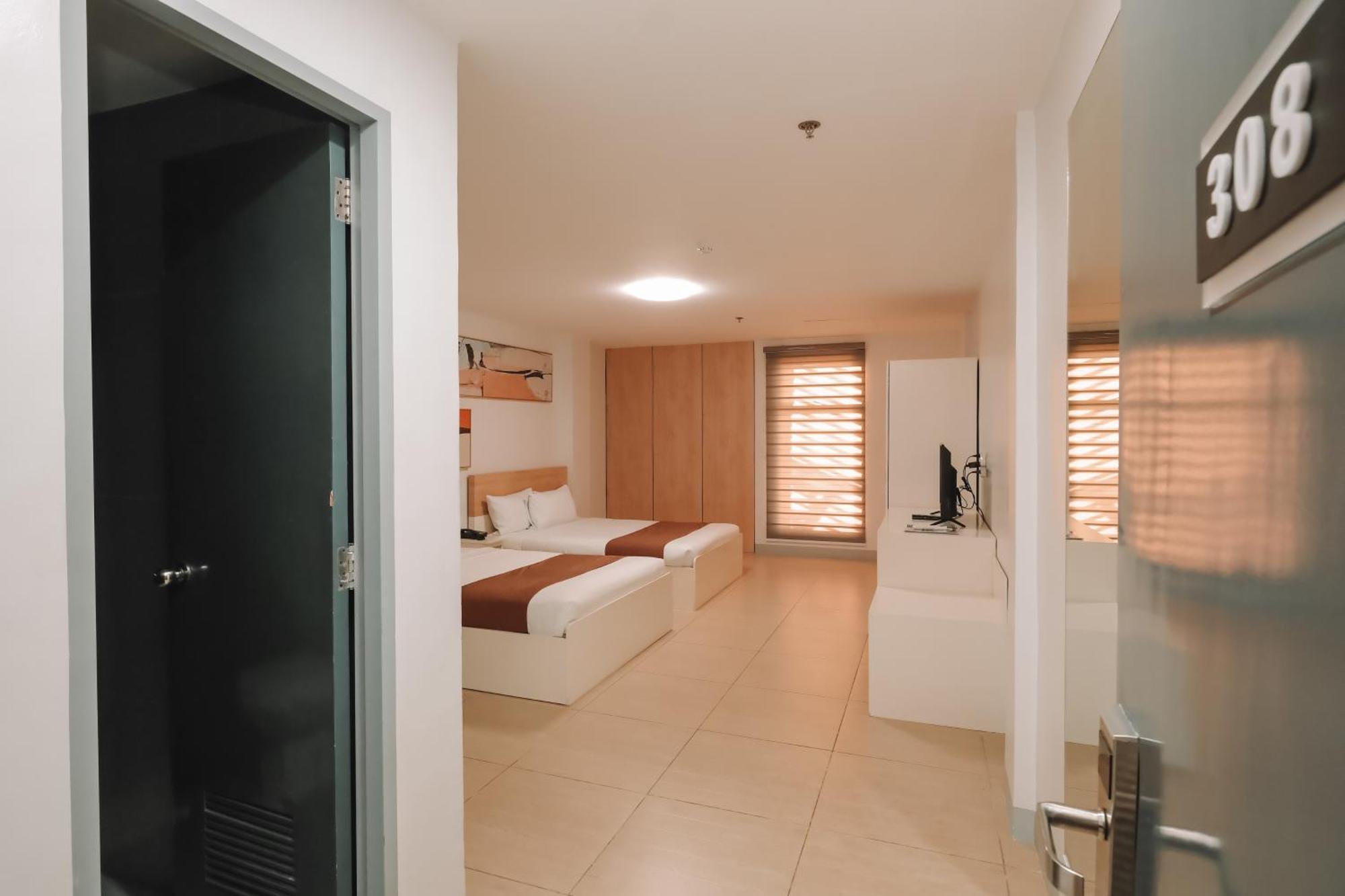 Rosey Hotel Cabanatuan City Екстер'єр фото